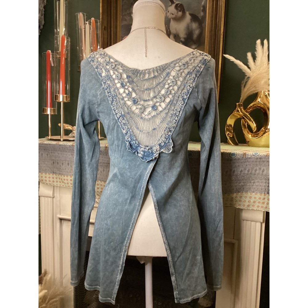 Liberation Blue Mineral Wash Crochet Lace Back Split Hem Tunic Top M Made in USA